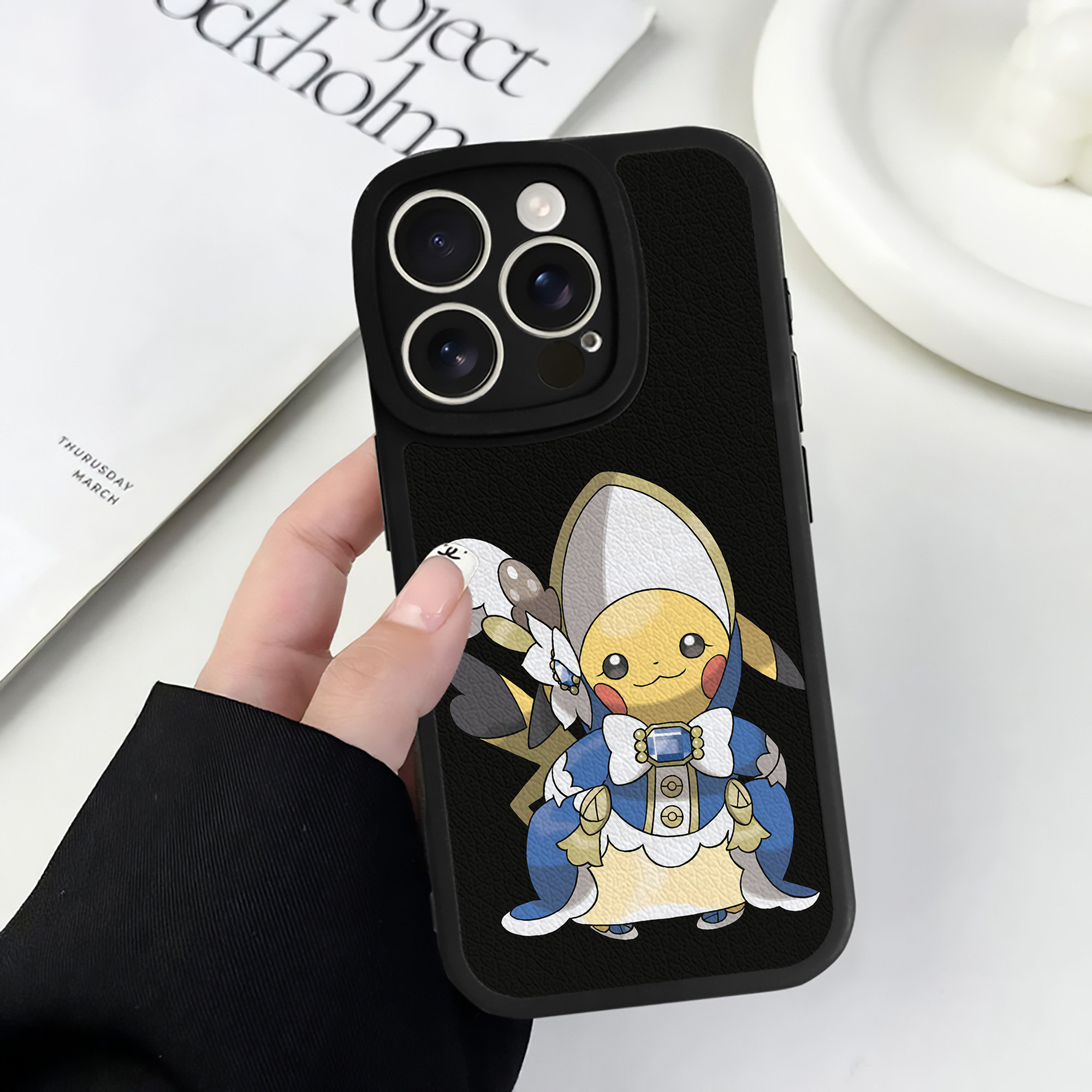 （画像用） ポケットモンスター Pokémon 【iPhone 16シリーズ対応】シリコンスマホケース（レザー調） 材質：シリコン